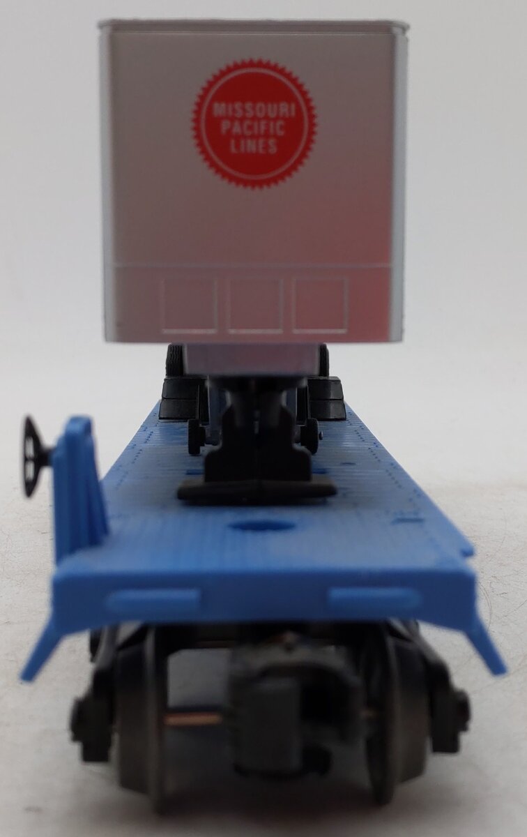 Lionel 6-16910 O Gauge Missouri Pacific Flatcar with Trailer EX/Box