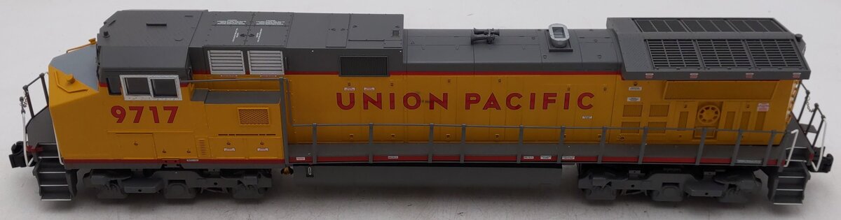 Lionel 6-18286 Union Pacific Dash 9-44C Powered Diesel Locomotive #9717 EX/Box