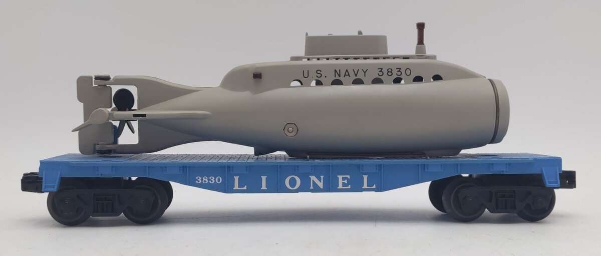 Lionel 3830 Vintage O Flatcar with Operating U.S. Navy Submarine VG/Box