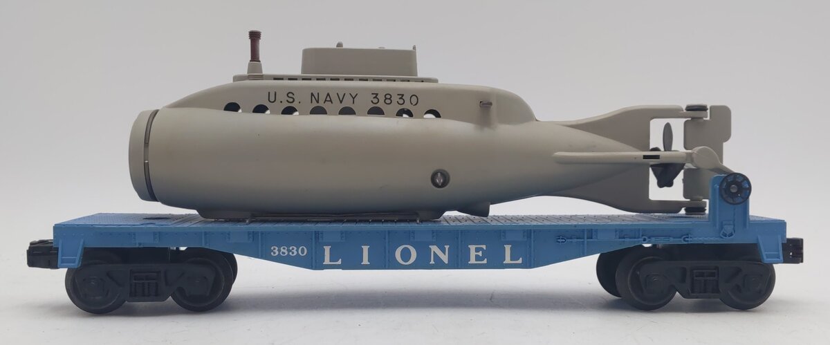 Lionel 3830 Vintage O Flatcar with Operating U.S. Navy Submarine VG/Box