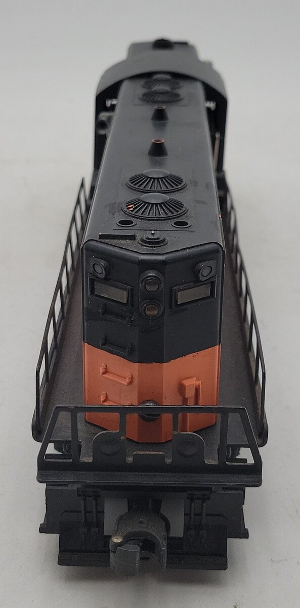 Lionel 2338 Vintage O Gauge Milwaukee Road Powered GP-7 Diesel Locomotive VG