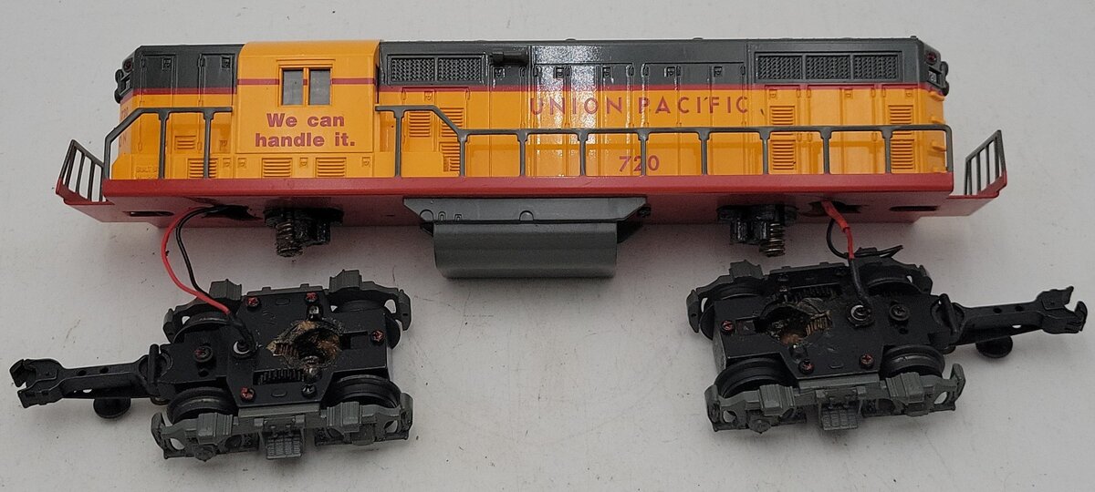 Williams 21439 Union Pacific GP9 Powered Diesel Locomotive