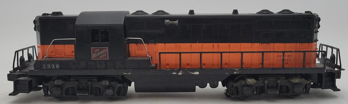 Lionel 2338 Vintage O Gauge Milwaukee Road Powered GP-7 Diesel Locomotive VG