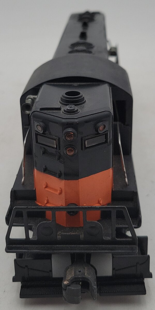 Lionel 2338 Vintage O Gauge Milwaukee Road Powered GP-7 Diesel Locomotive VG