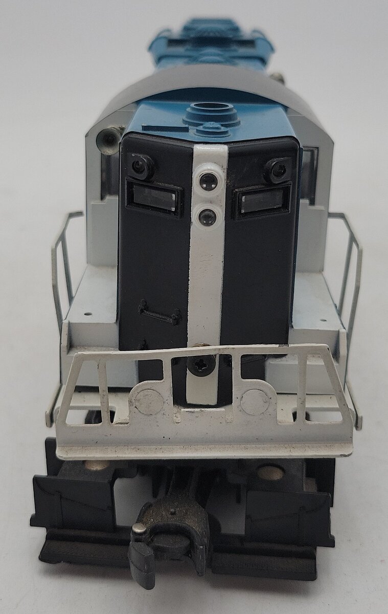 Lionel 6-8654 O Gauge Boston & Maine GP-9 Powered Diesel Locomotive #8654 VG