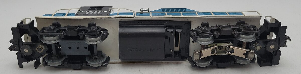Lionel 6-8655 O Gauge Boston & Maine GP-9 Non-Powered Dummy Diesel Locomotive VG