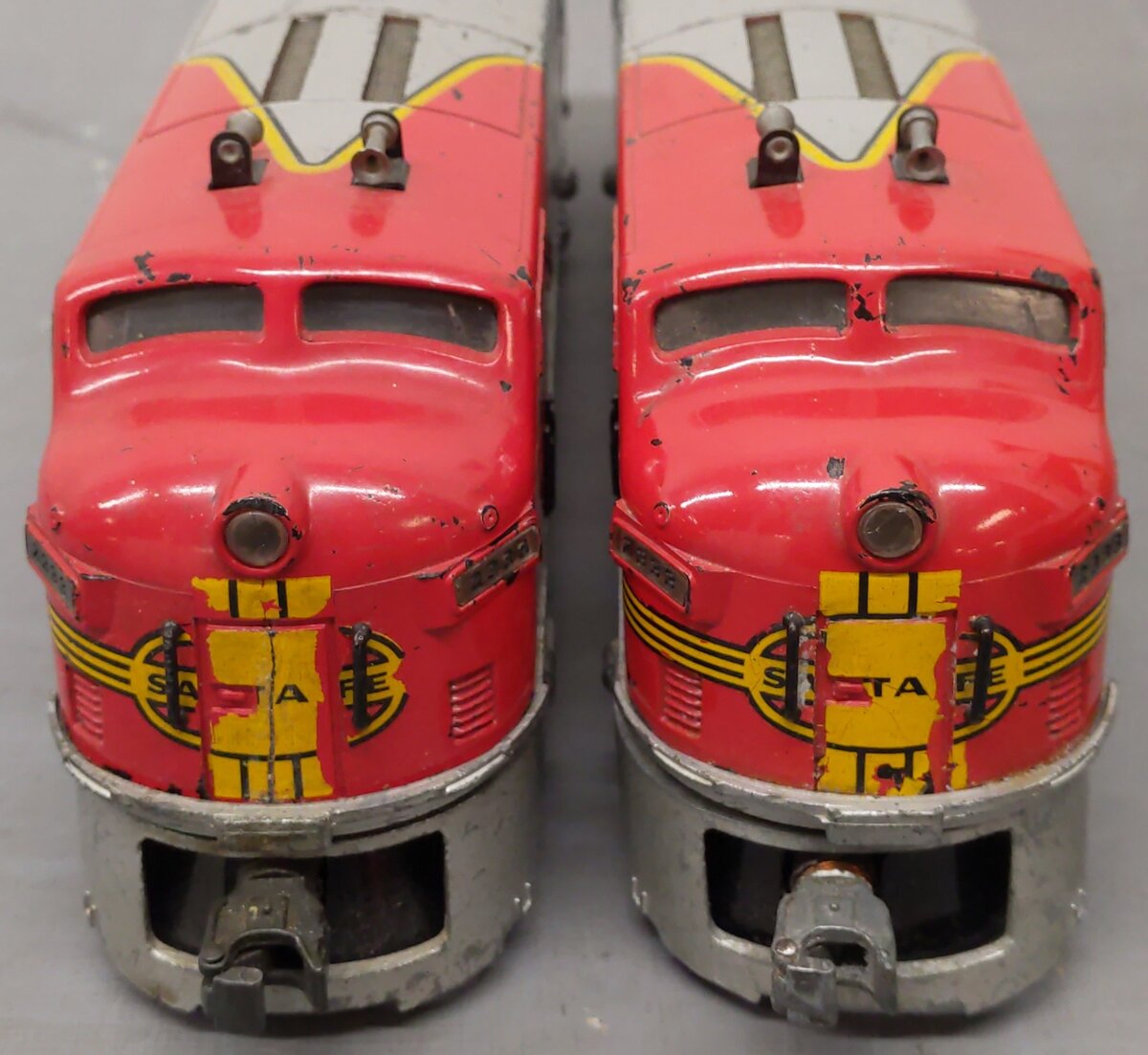 Lionel 2333 Vintage O Santa Fe F3 AA Diesel Set