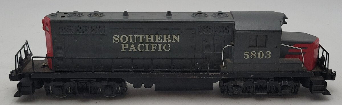 Lionel O Gauge Southern Pacific Diesel Locomotive #5803 VG