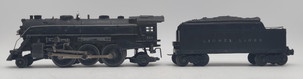 Lionel 224 Vintage O 2-6-2 Die-Cast Steam Locomotive (Early) with 2466W Tender