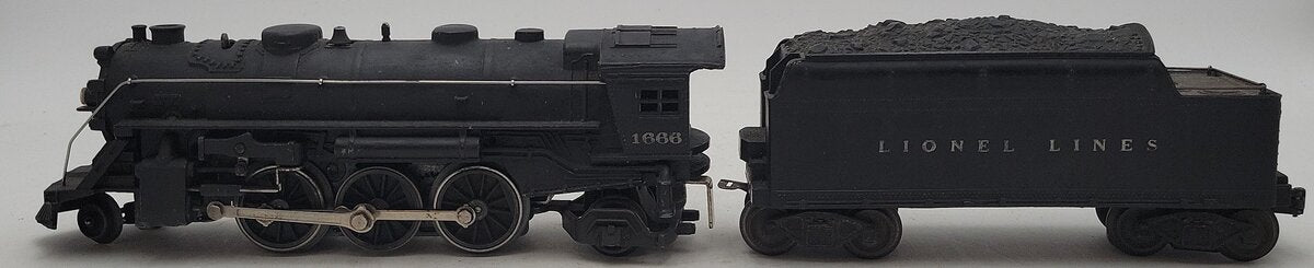 Lionel 1666 Vintage O 2-6-2 Die-Cast Steam Locomotive & 2466WX Tender VG