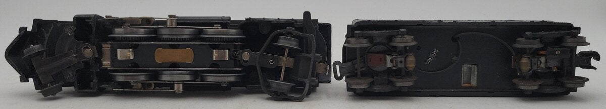 Lionel 1666 Vintage O 2-6-2 Die-Cast Steam Locomotive & 2466WX Tender VG
