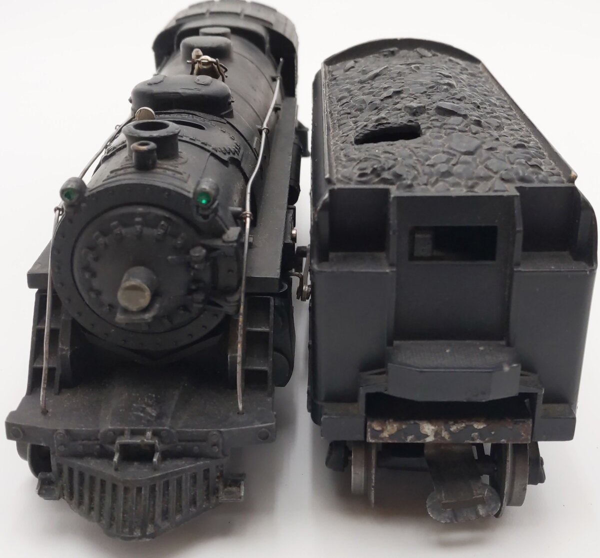 Lionel 1666 Vintage O 2-6-2 Die-Cast Steam Locomotive & 2466WX Tender VG