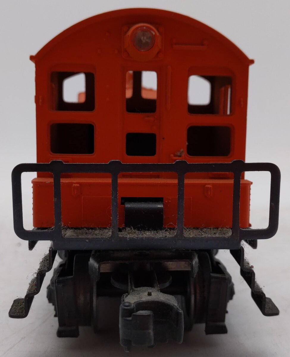 Lionel 6-8111 O Gauge DT&I NW-2 Switcher Diesel Locomotive VG