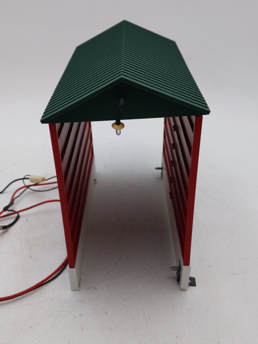Lionel 6-81627 O Christmas Hopper Shed with 2 Exterior Lights LN/Box