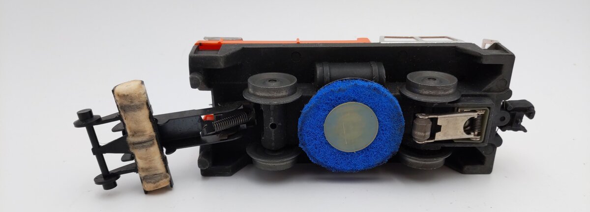 Lionel 3927 O Vintage Postwar Motorized Track Cleaner Car #3927 VG