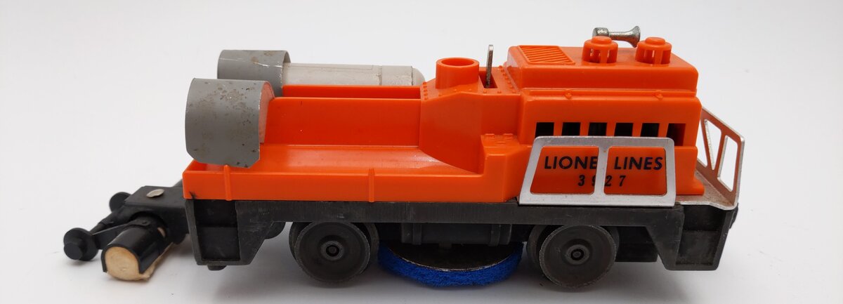 Lionel 3927 O Vintage Postwar Motorized Track Cleaner Car #3927 VG