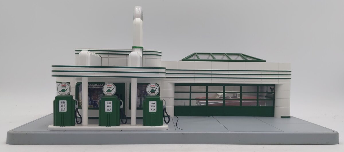 MTH 30-9101 O Gauge Sinclair Assembled Operating Gas Station EX