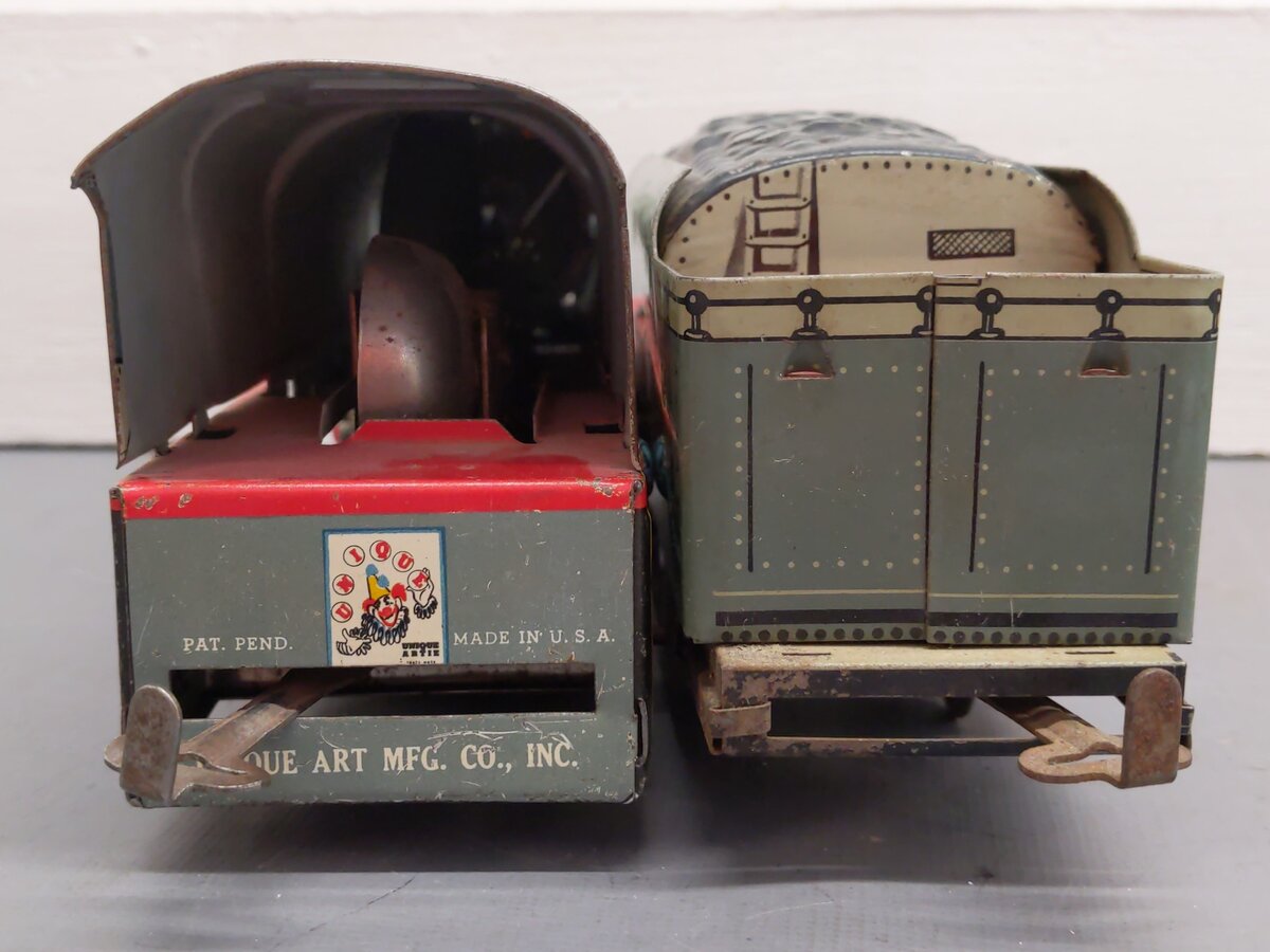 Unique 742 Vintage O Turn Key Steam Locomotive Lithographed Tin Freight Set VG