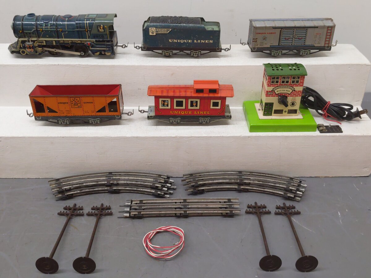 Unique 1950 Vintage O Gauge Electric Train Set