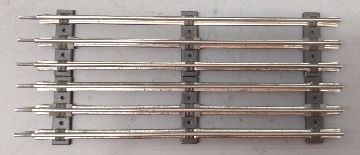 Unique 1950 Vintage O Gauge Electric Train Set