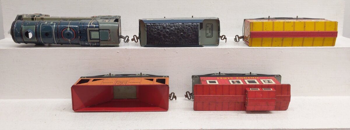 Unique 1950 Vintage O Gauge Electric Train Set