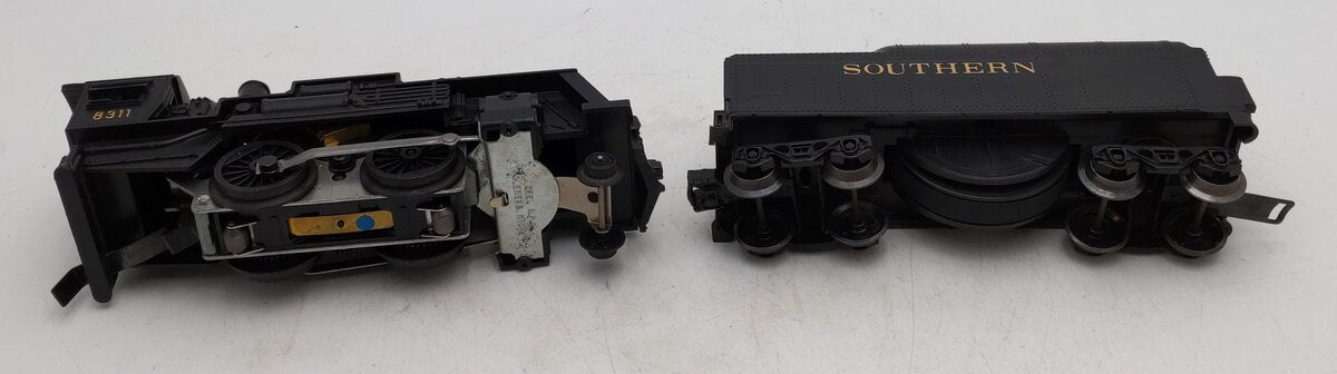 Lionel 8311 Southern Steam Engine w/ Tender #8311 VG