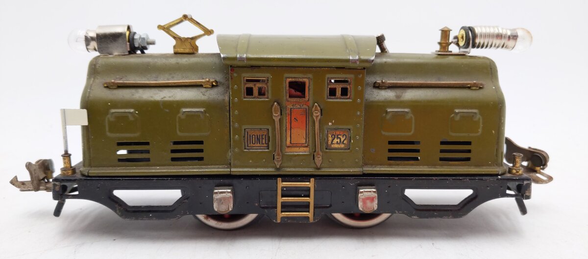 Lionel 252 Vintage O Prewar 4-Wheel Powered Electric Locomotive