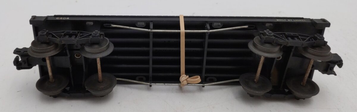Lionel 6404 Vintage O Black Flatcar w/Dark Yellow Auto - RARE VG