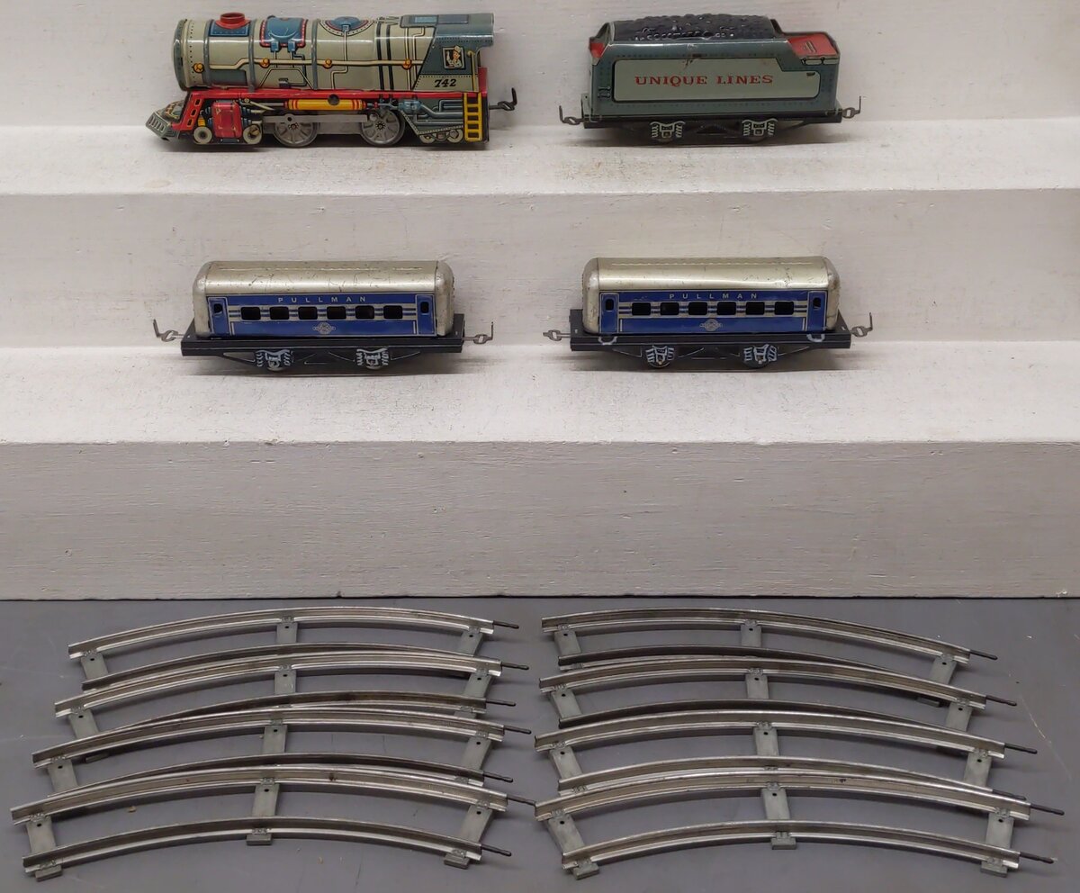 Unique 742 Vintage O Turn Key Steam Locomotive Lithographed Tin Freight Set/Box