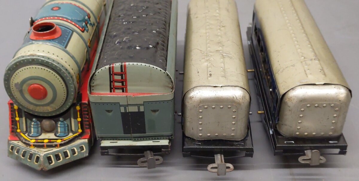 Unique 742 Vintage O Turn Key Steam Locomotive Lithographed Tin Freight Set/Box