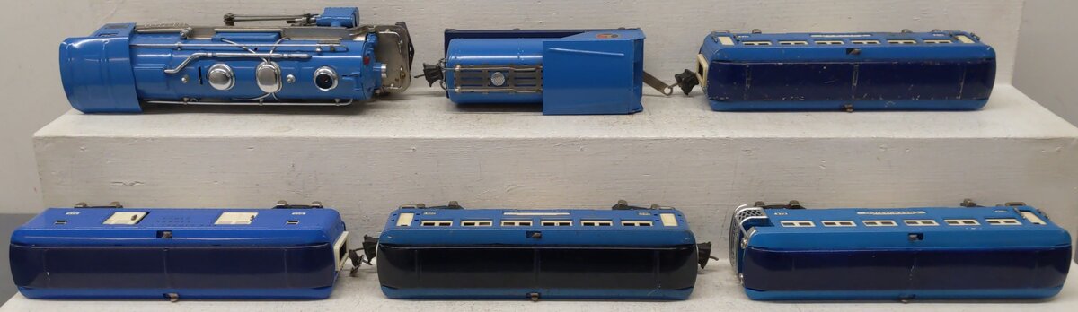 Lionel 263E VIntage O Prewar Baby Blue Comet Steam Passenger Car Set