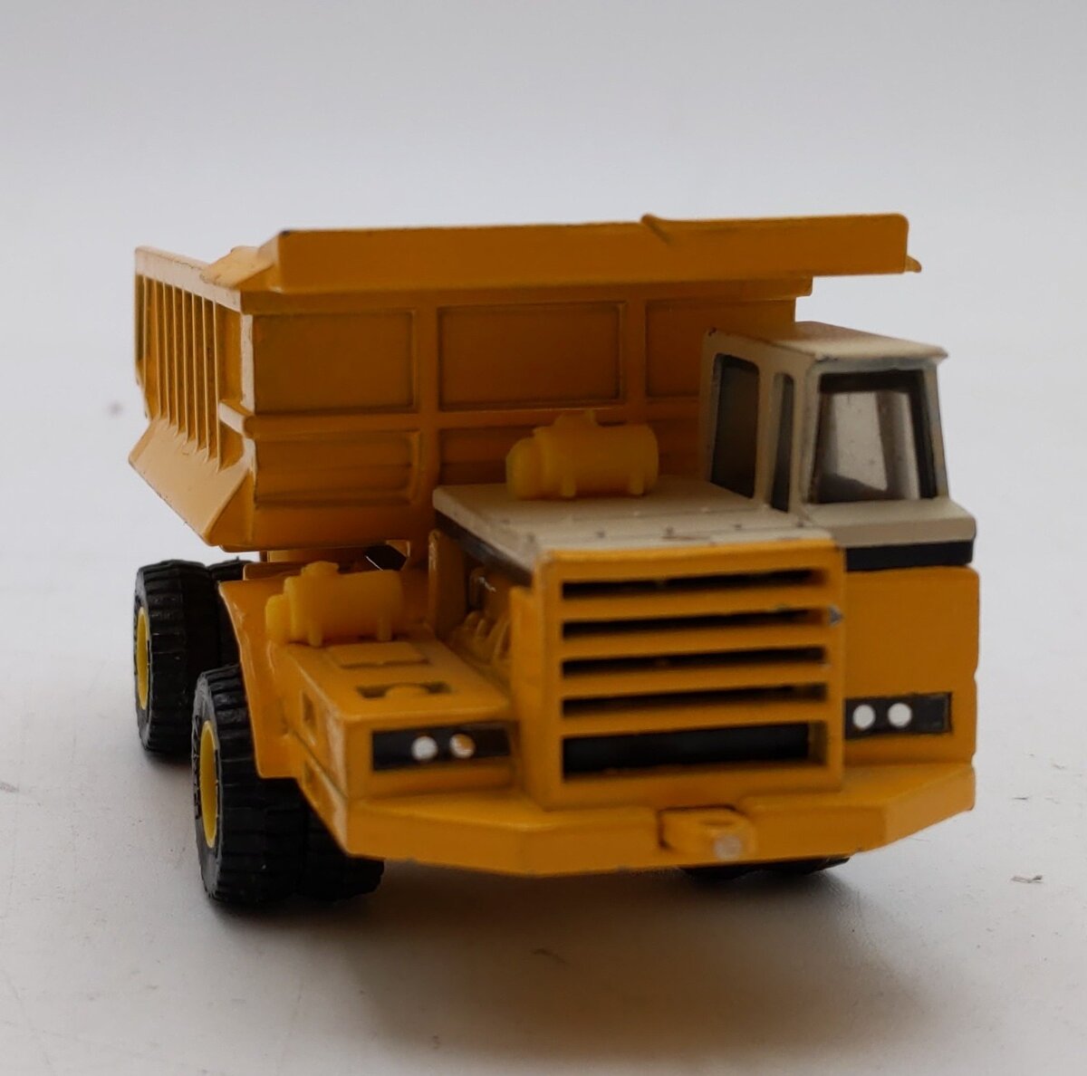 Ertl 1852 1:64 IH Payhauler Dump Mighty Movers EX/Box