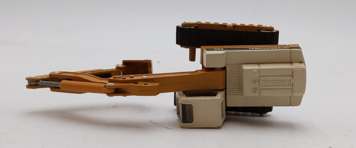 Ertl Mighty Movers #1854 1:64 Scale Excavator 640 EX/Box