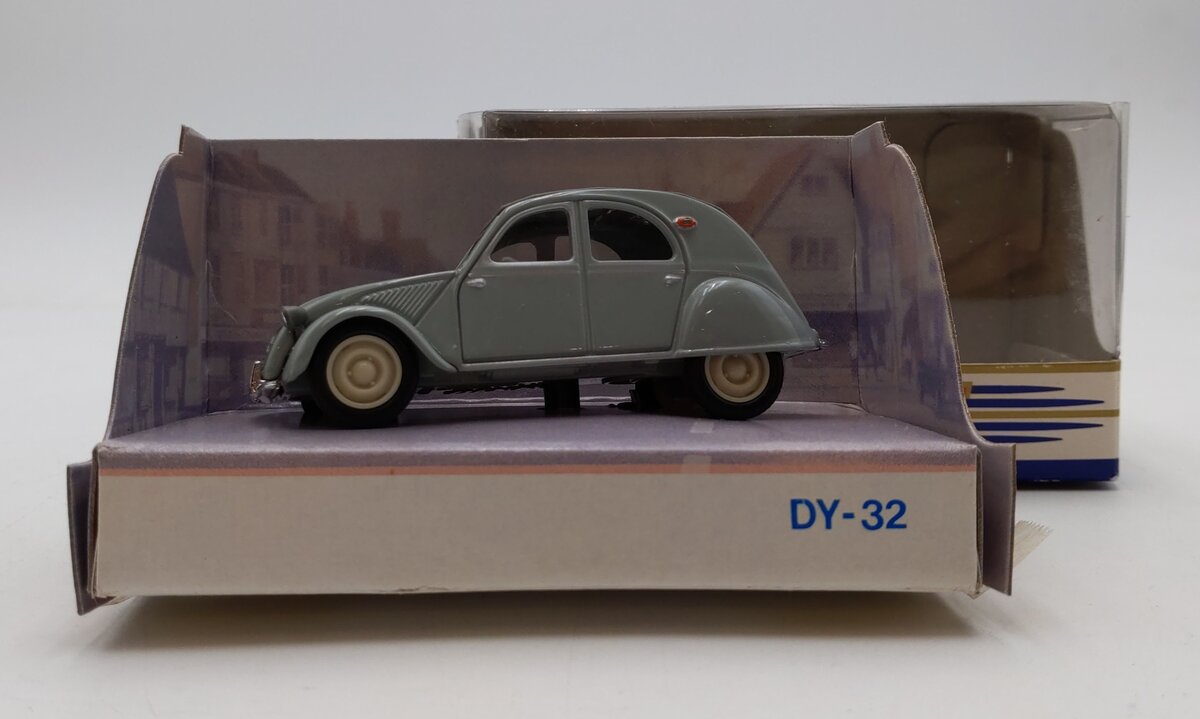 Matchbox The Dinky Collection 1:43 Scale DY-32 1957 Citroen 2CV NIB