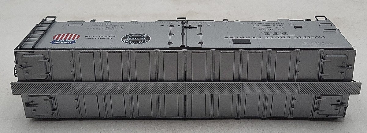 Pacific Rail 2301.1 S Scale PFE Steel Ice Reefer #45698 LN/Box