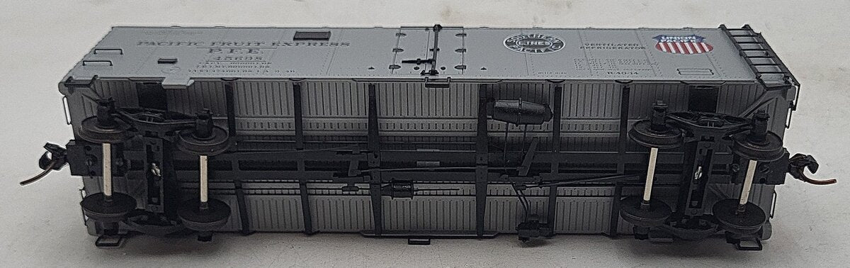 Pacific Rail 2301.1 S Scale PFE Steel Ice Reefer #45698 LN/Box