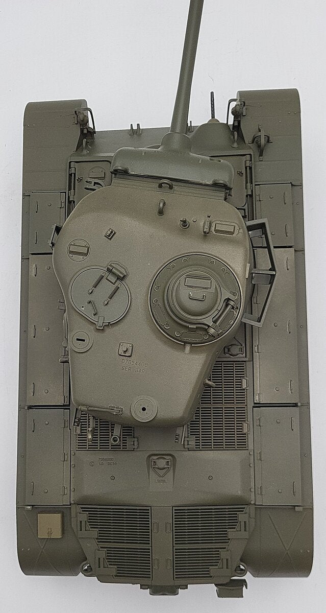 Tamiya 1:16 RC U.S. M26 Pershing T26E3 Tank & Spektrum Controller VG