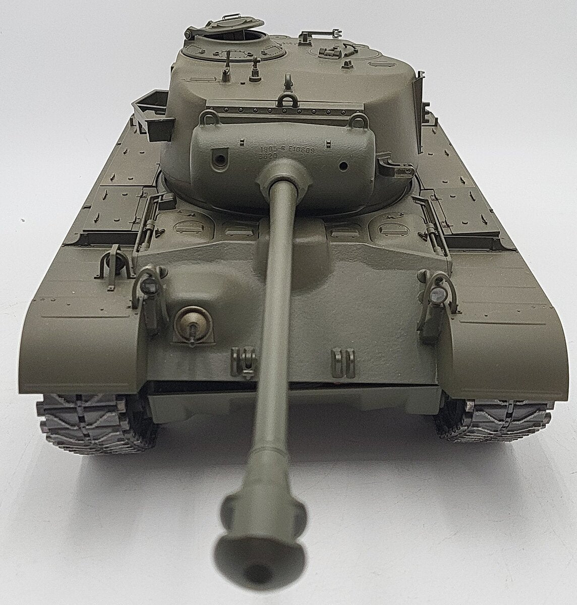 Tamiya 1:16 RC U.S. M26 Pershing T26E3 Tank & Spektrum Controller VG