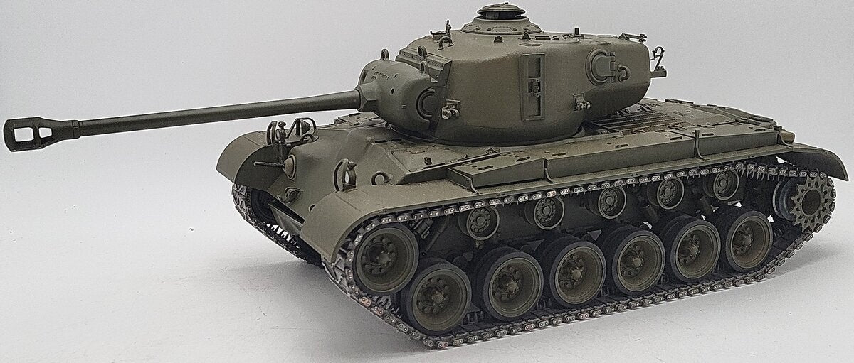 Tamiya 1:16 RC U.S. M26 Pershing T26E3 Tank & Spektrum Controller VG