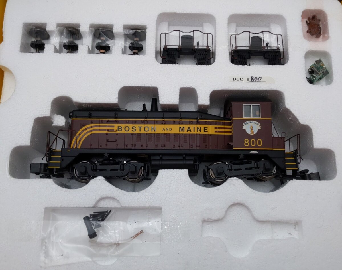 S-Helper 01542 S Gauge Boston & Maine Diesel Locomotive #800 EX/Box