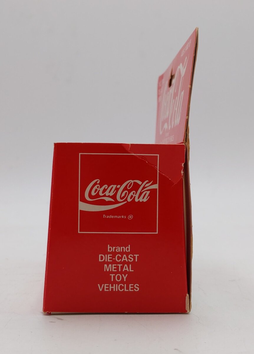 Coca-Cola Solido 1:43 Scale Dodge Bacho Pick-up truck w/ Covered Bed NIB