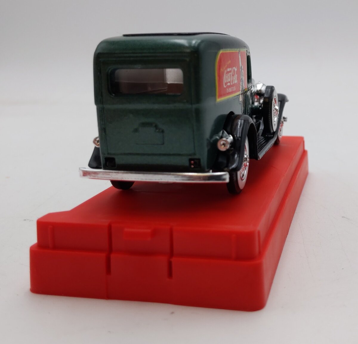 Coca-Cola Solido 1:43 Scale Cadillac de Livraison NIB
