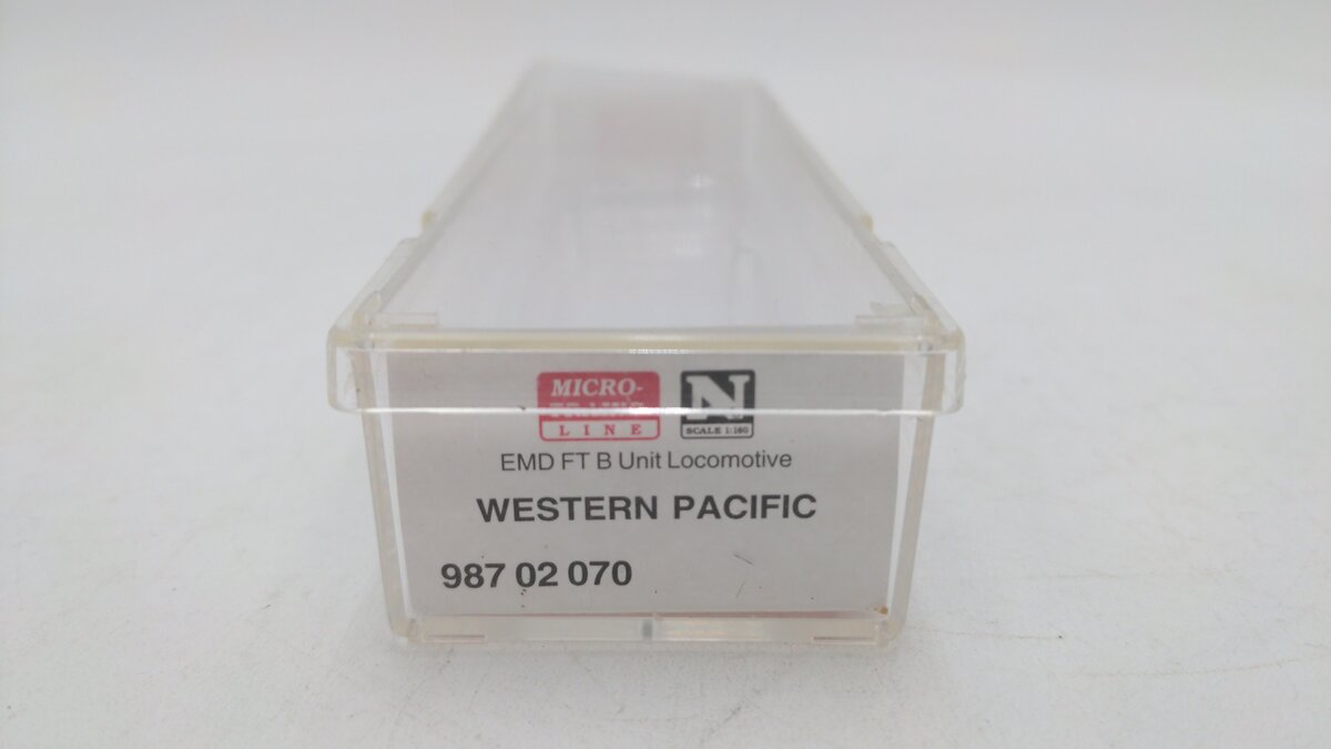 Micro-Trains 98702070 N Scale Powered Diesel Locomotive B Unit EX/Box