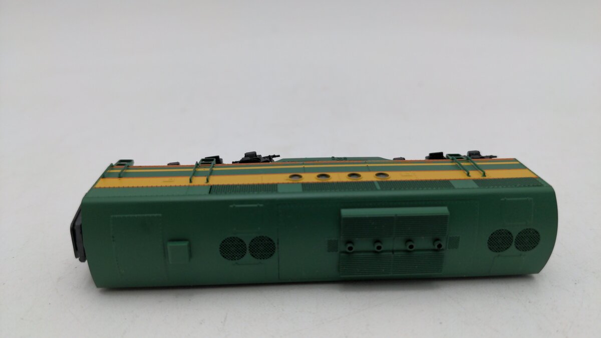 Micro-Trains 98702070 N Scale Powered Diesel Locomotive B Unit EX/Box