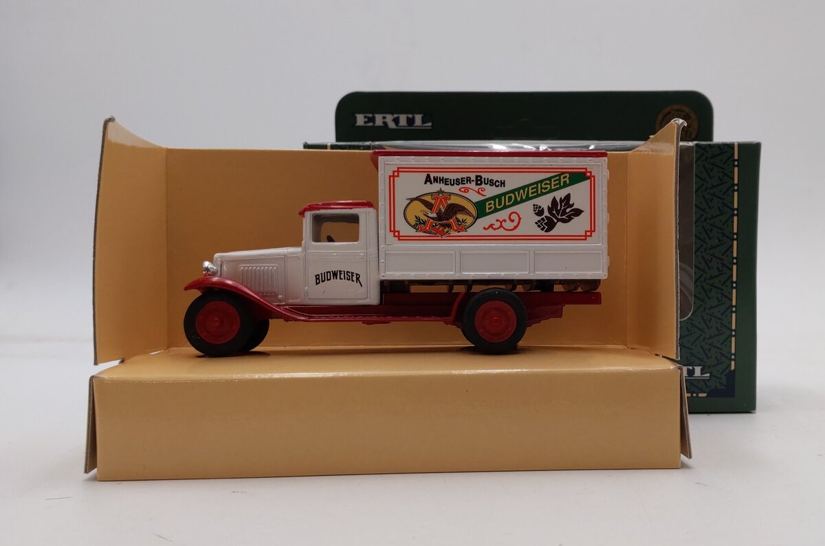 Ertl 9836 1:43 Die Cast Anheuser Busch Budweiser Truck LN/Box