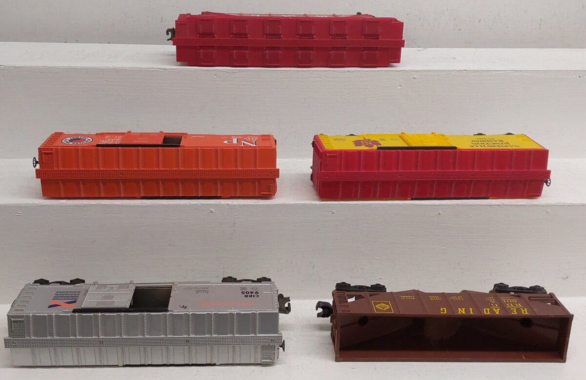 Lionel O Gauge Freight Cars: 6-9413, 6-9770, 6-9405, 6-9015, 6-9213 [5] VG