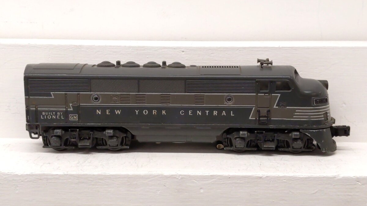 Lionel 2354 Vintage O New York Central Non-Powered F-3A Diesel Locomotive VG