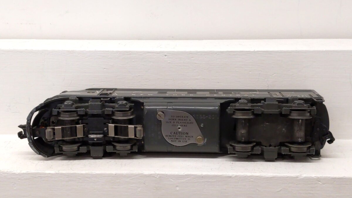Lionel 2354 Vintage O New York Central Non-Powered F-3A Diesel Locomotive VG
