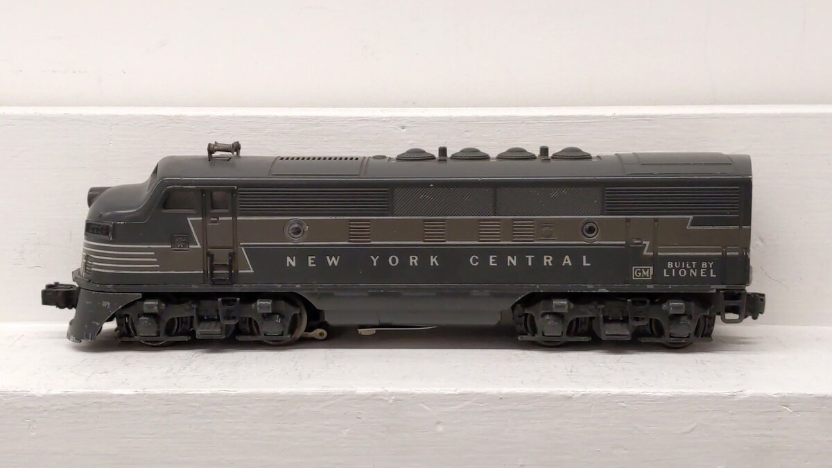 Lionel 2354 Vintage O New York Central Non-Powered F-3A Diesel Locomotive VG