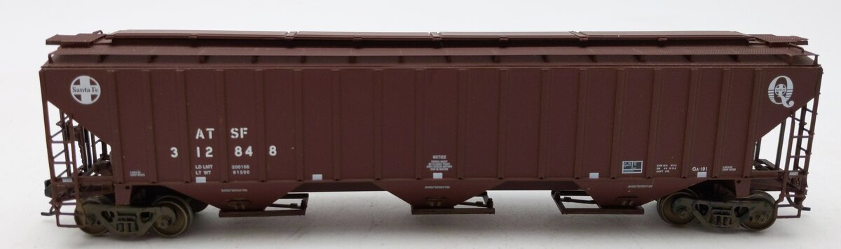 InterMountain 45361-05 HO 4750' Cubic 3-Bay Covered Hopper ATSF-Q Car #312848/Box